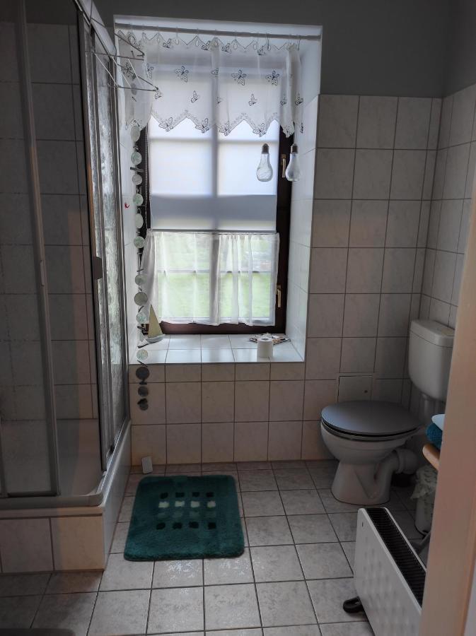 Schoene Gemuetliche Ferienwohnung Am Saaleradweg Grosseutersdorf Buitenkant foto