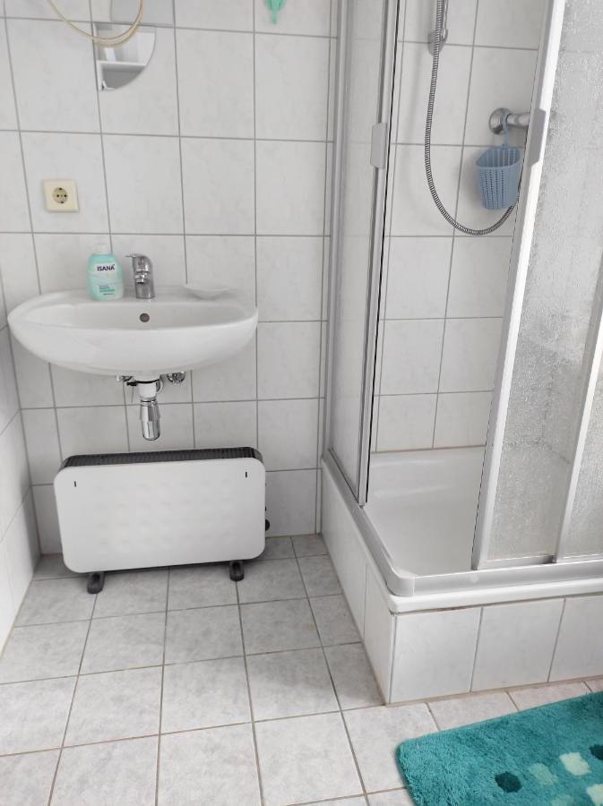 Schoene Gemuetliche Ferienwohnung Am Saaleradweg Grosseutersdorf Buitenkant foto